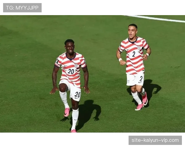 巴洛贡破门后染红：美国2-0波黑晋级世界杯16强